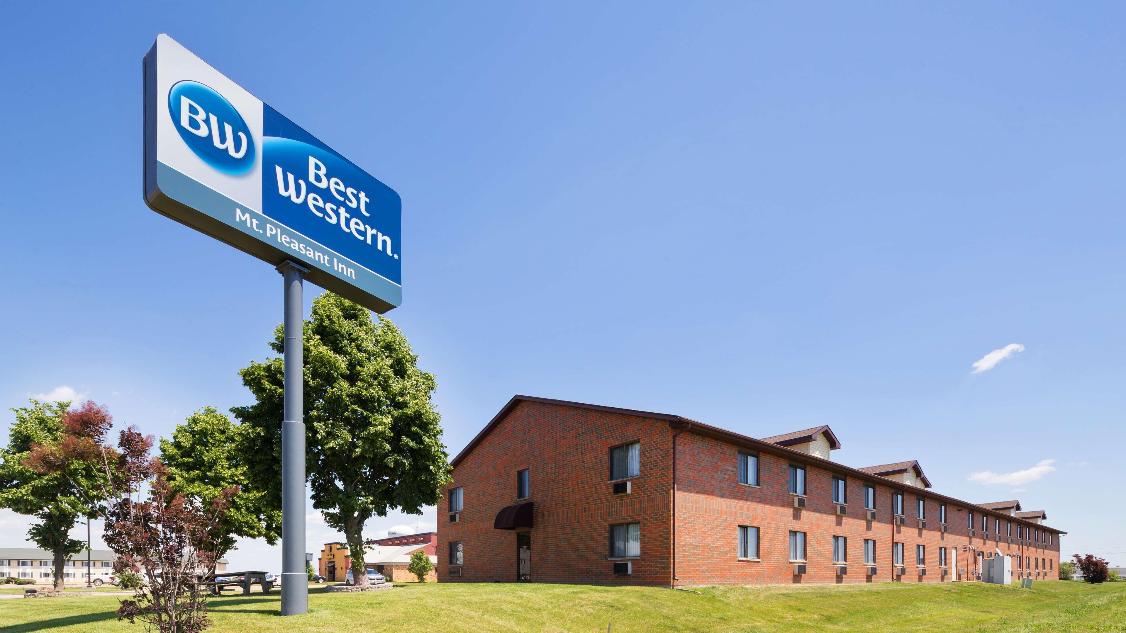 Best Western Mount Pleasant Inn Bagian luar foto