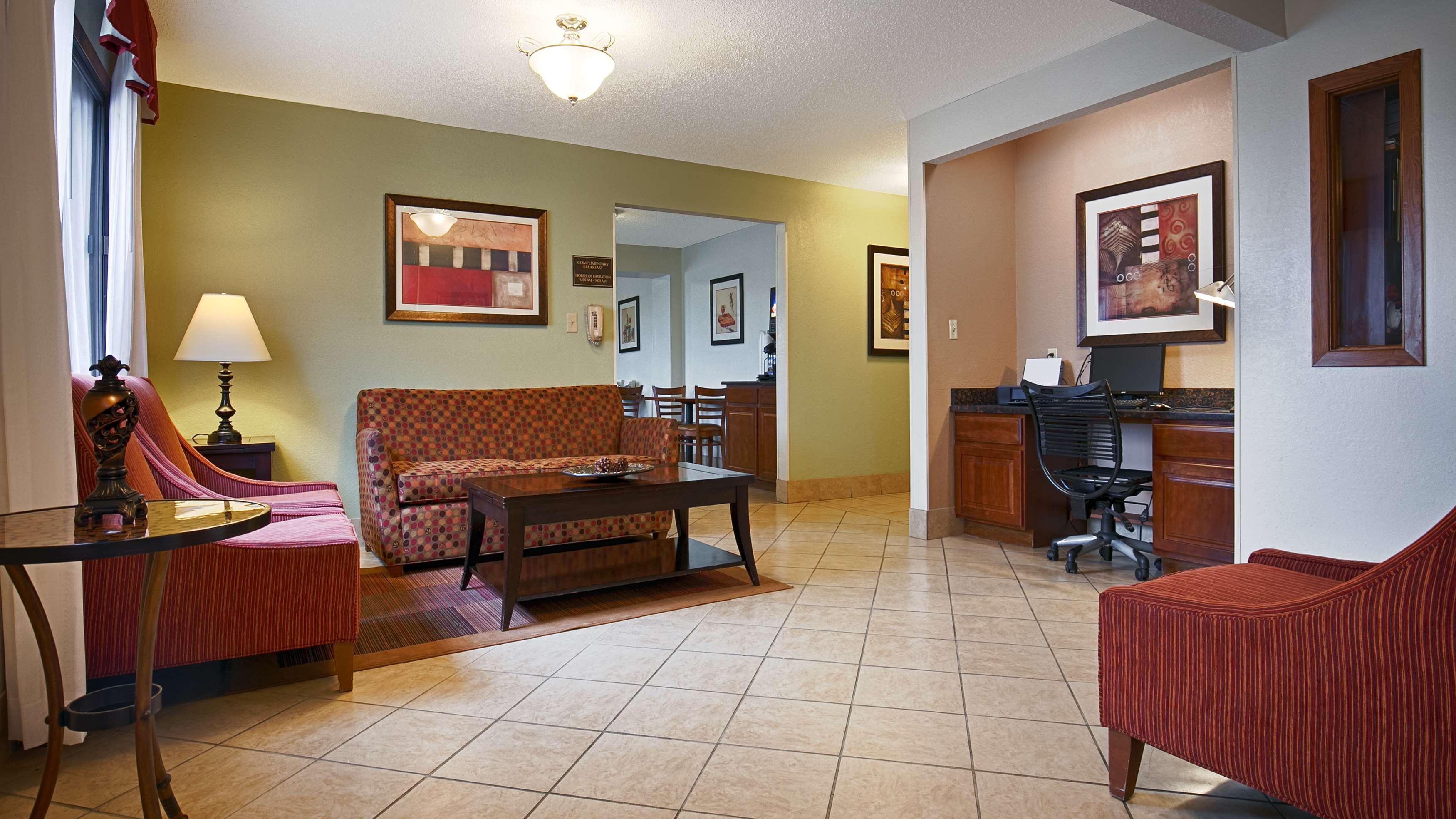 Best Western Mount Pleasant Inn Bagian luar foto