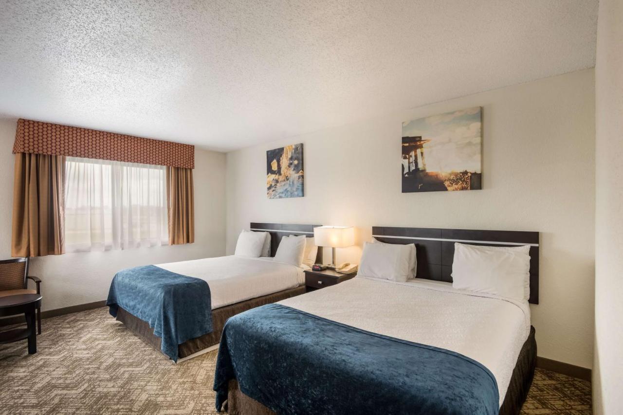 Best Western Mount Pleasant Inn Bagian luar foto