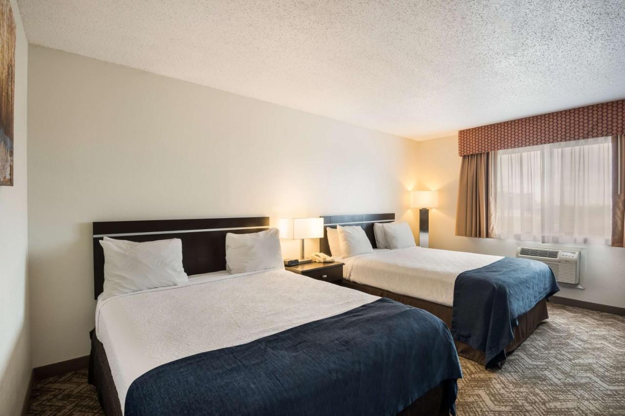 Best Western Mount Pleasant Inn Bagian luar foto
